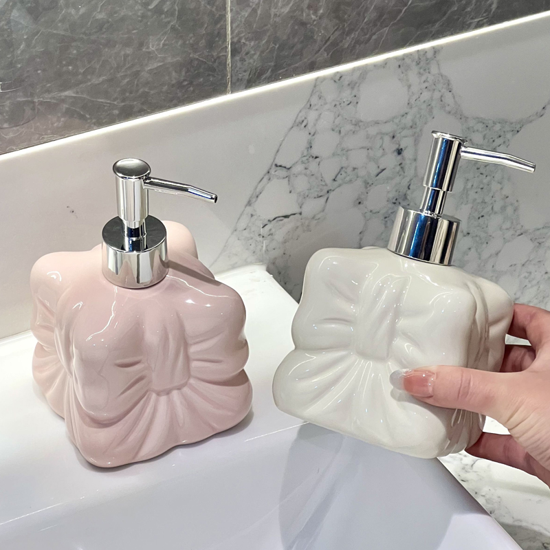 Soap Making Jar - かわいいリボン型のセラミック製ボトル、リボン型の液体石鹸ディスペンサー、ハンドサニタイザー、ローション、バスルームシャンプー、シャワーボックス